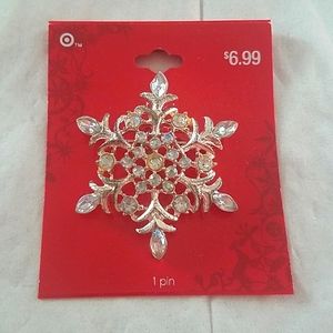 ❤ 3 /$ 12 ❤ Snowflake Pin # 2